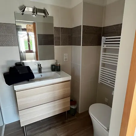 Les Voyages De Louison Bed and Breakfast 3*